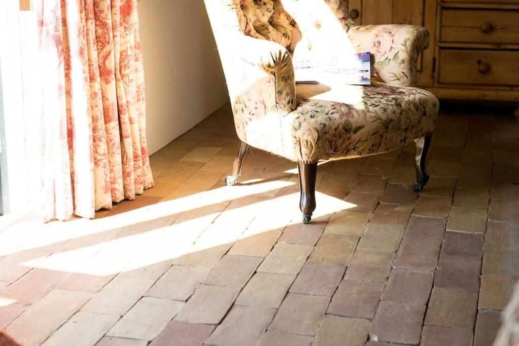 Bromans Barn A Beautiful Cottage By The Sea And Cudmore Nature Reserve เวสต์เมอร์ซี ภายนอก รูปภาพ